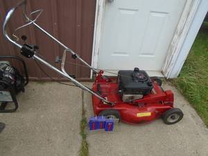 lot 117 image: Troy Bilt self propelled mower. Used condition. Tested & works. As shown.