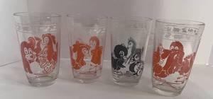 lot 13 image: Set of 4 Hazel Atlas Swanky Swig Juice Glasses Kiddie Kup