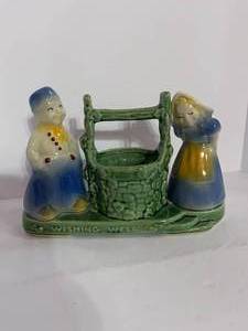 Vintage Shawnee Pottery Wishing Well Planter #710