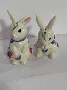 lot 46 image: Pair of Lenox Poppies on Blue Barnyard Collection Bunny S&P