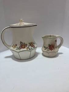 lot 79 image: Two Thompson Pottery Pieces