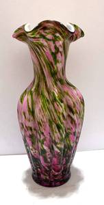 lot 98 image: Fenton Murrhina Rose Pink Vase 12