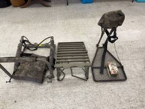 lot 31 image: Grandslam Model GS 3400 Super Star Tree Stand & New Bear River Safety Belt