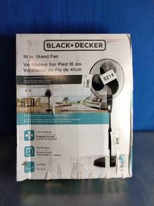 lot 6 image: BLACKDECKER 16 Oscillating Pedestal Fan with Remote