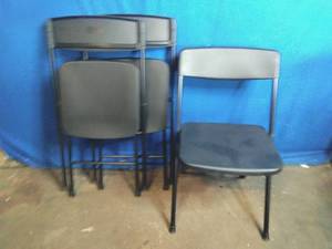 lot 67 image: 3 Folding Chairs