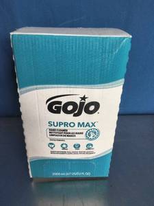 lot 76 image: 2000 mL (67 USEU FL OZ) refill of GOJO SUPRO MAX Hand Cleaner, designed for heavy-duty cleaning.