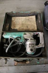 lot 33 image: Black & Decker No. 931 Hammer Drill with Metal Case