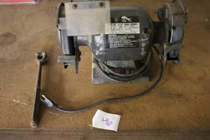 lot 46 image: Buffalo Bench Grinder Model LF-137 with Power Cord and Tool
