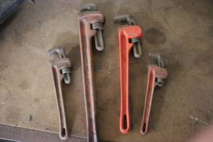 Set of 4 Heavy-Duty Pipe Wrenches Assorted Sizes