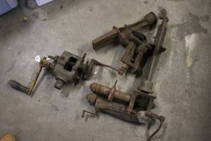 lot 72 image: Collection of 3 Vintage Hand-Crank Drill Press Vises and Clamps