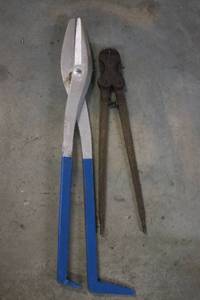 lot 76 image: Large Sheet Metal Hand Seamer and Bolt Cutter Set