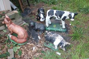 lot 109 image: Collection of 5 Vintage Cast Iron Animal Yard Statues