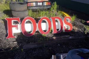 lot 24 image: Grocery Store Electric Lighted Food Sign