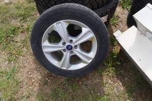 lot 13 image: 1- Continental Contactpro Tire on Ford 5 Bolt Rim