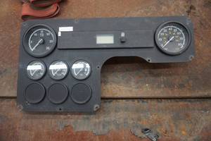 lot 23 image: Digital Instrument PanelCluster With Wiring and Connectors