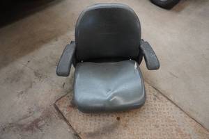 lot 21 image: Toro Lawn Riding Lawn Mower Seat