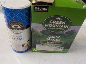 lot 42 image: Green Mountain 24 Pods Dark Roast C...