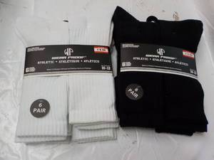 lot 131 image: 12 pair Wear Proof Athletic Socks s...