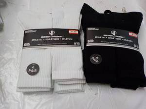 lot 132 image: 12 pair Wear Proof Athletic Socks s...