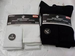 lot 133 image: 12 pair Wear Proof Athletic Socks s...