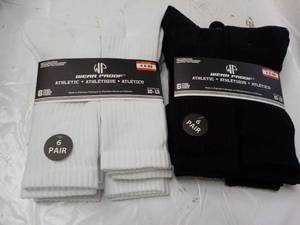 lot 134 image: 12 pair Wear Proof Athletic Socks s...