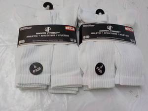 lot 140 image: 12 pair Wear Proof Athletic Socks s...