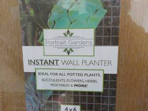 lot 170 image: 4 ft x 6 ft Instant Wall Planter...