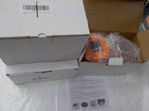 lot 178 image: 3 Removable Solar Wasp Traps with r...