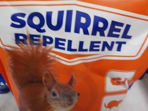 lot 186 image: 3 Bags Squirrel Repellent...