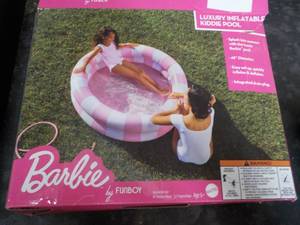 lot 238 image: Barbie Kiddie Pool...