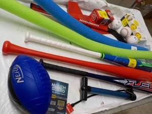 lot 287 image: Sports Lot...