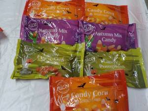 lot 321 image: 7 Bags Autumn Mix 12 oz Candy...