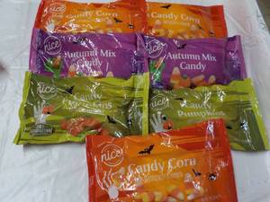 lot 324 image: 7 Bags Autumn Mix 12 oz Candy...
