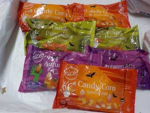 lot 325 image: 7 Bags Autumn Mix 12 oz Candy...