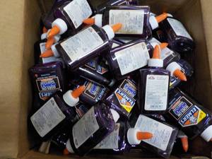 lot 326 image: Box of 80 Elmers 4 oz School Glue...