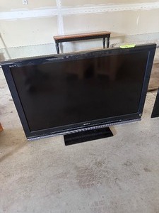 lot 7 image: 2 Working Televisions - Sony & Insigna -  Both have Remotes