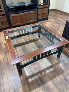 lot 22 image: Ethan Allen Glass Coffee Table