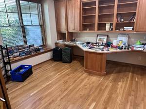 lot 47 image: Lot of Entire Office Content - Books, DVDs, Office Supplies, Luggage, Office Decorations