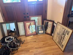lot 49 image: 8 Framed Wall Artwork