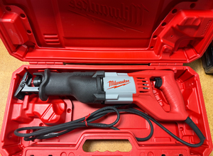 lot 19 image: Milwaukee 12 Amp SAWZALL Reciprocating Saw with Case BRAND NEW 6519-31 MSRP $129