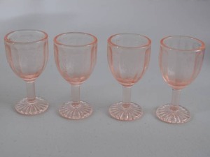 lot 40 image: Jennifer Miniatures Pink Glass Goblets and Plates Set #3 in Box