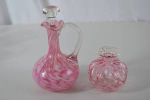 lot 48 image: Pair of Antique pink art glass cruet and vase