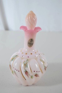 lot 52 image: Fenton Handpainted Art Glass Perfume Bottle with Stopper