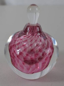 lot 53 image: Strombergshyttan Swedish Art Glass Perfume Bottle