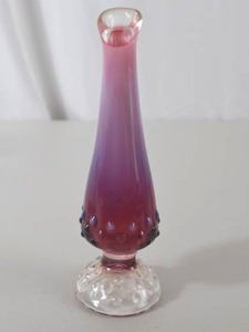 lot 54 image: Fenton Purple and Pink Art Glass Bud Vase with Clear Hobnail Base