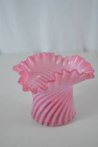 lot 64 image: Fenton Victorian Style Pink Swirl Art Glass Vase, Ruffled Edge 5.5 in