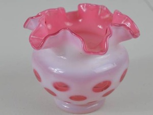 lot 68 image: Vintage Fenton Cranberry Opalescent Coin Dot Ruffled Vase, 4.5 in