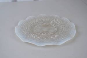 lot 156 image: Vintage hobnail opalescent glass plate, 11 in.