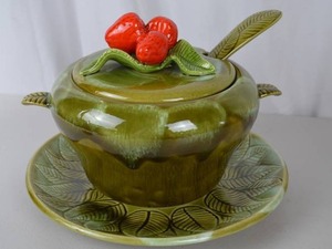 lot 158 image: Vintage Green Leaf Ceramic Tureen Set with Ladle and Underplate