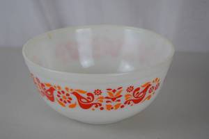 lot 159 image: Vintage Pyrex 12 Qt Mixing Bowl, Friendship Pattern
